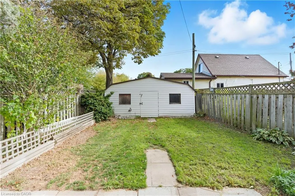 116 Robins Avenue