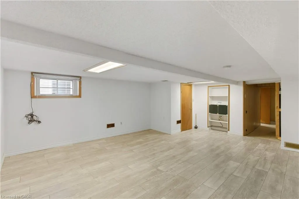 116 Robins Avenue