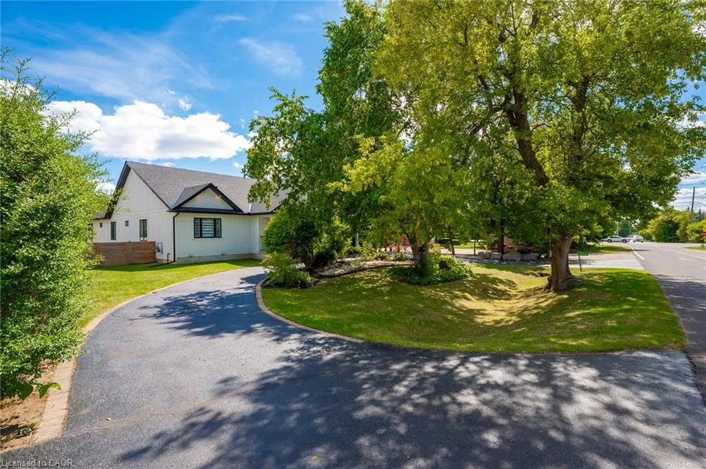 2560 2 Side Road