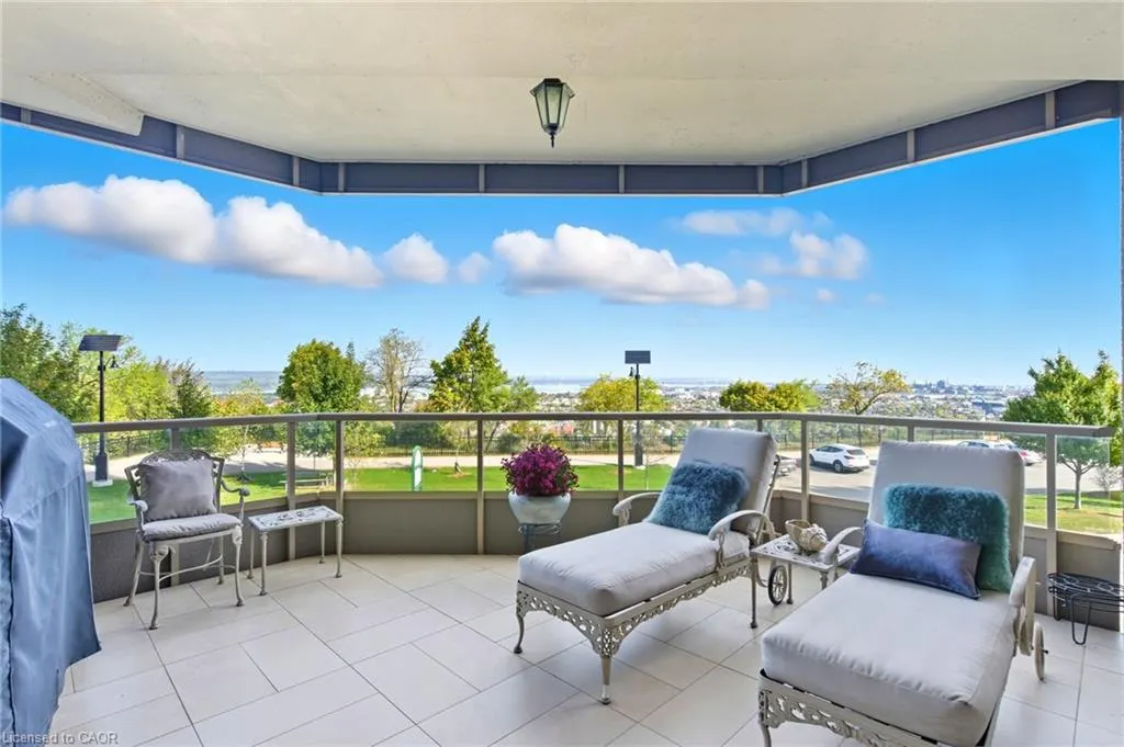 174 Mountain Park Avenue, #2W
