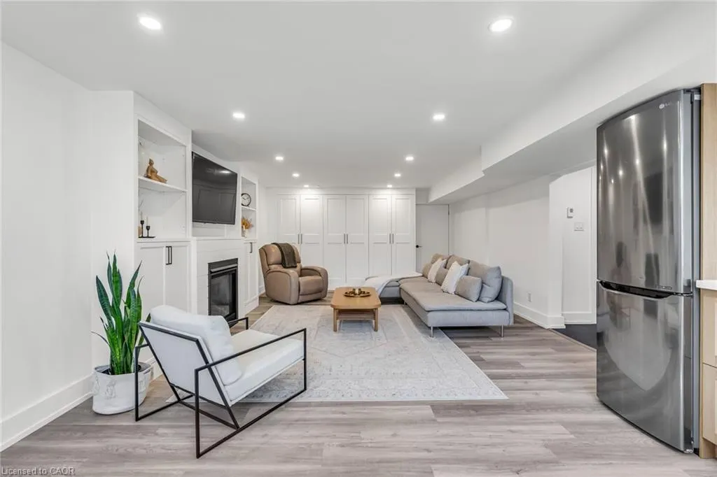 944 Tenth Street