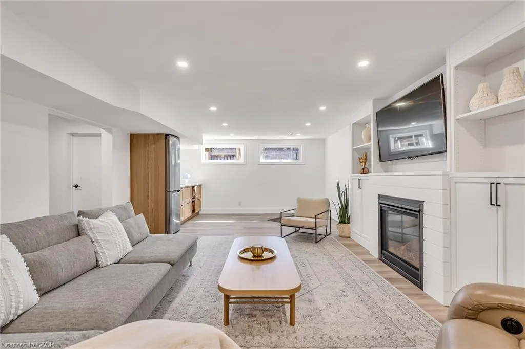 944 Tenth Street