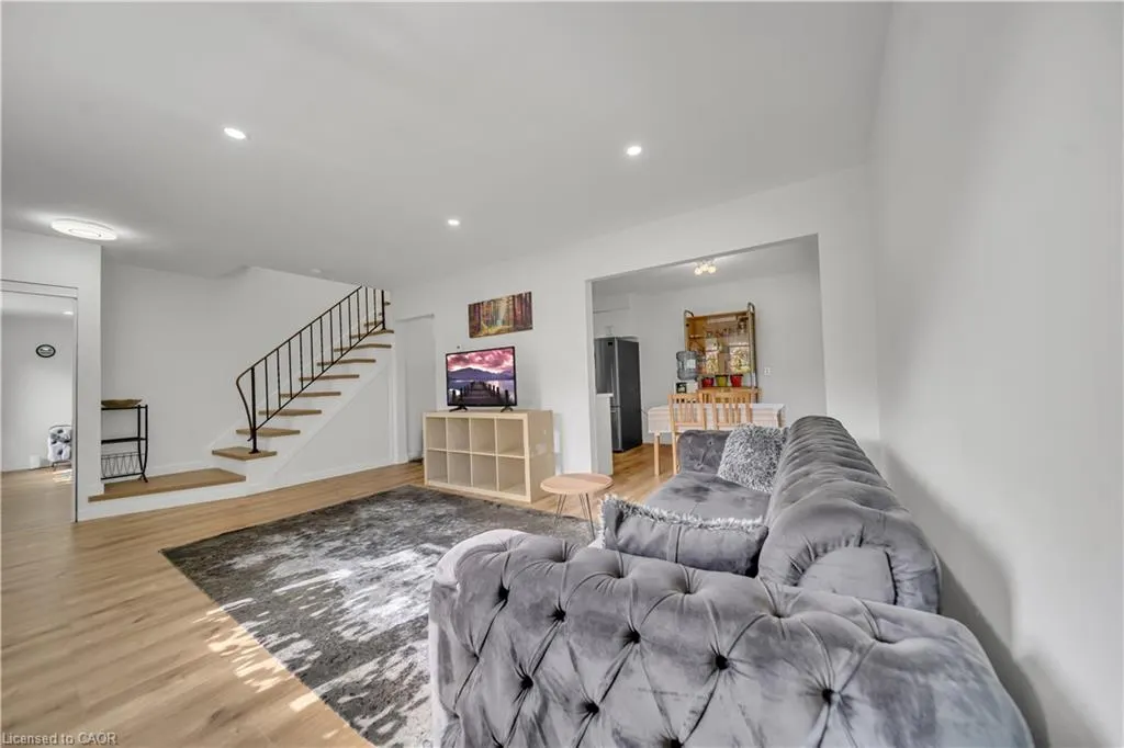 78 Borden Parkway, #11