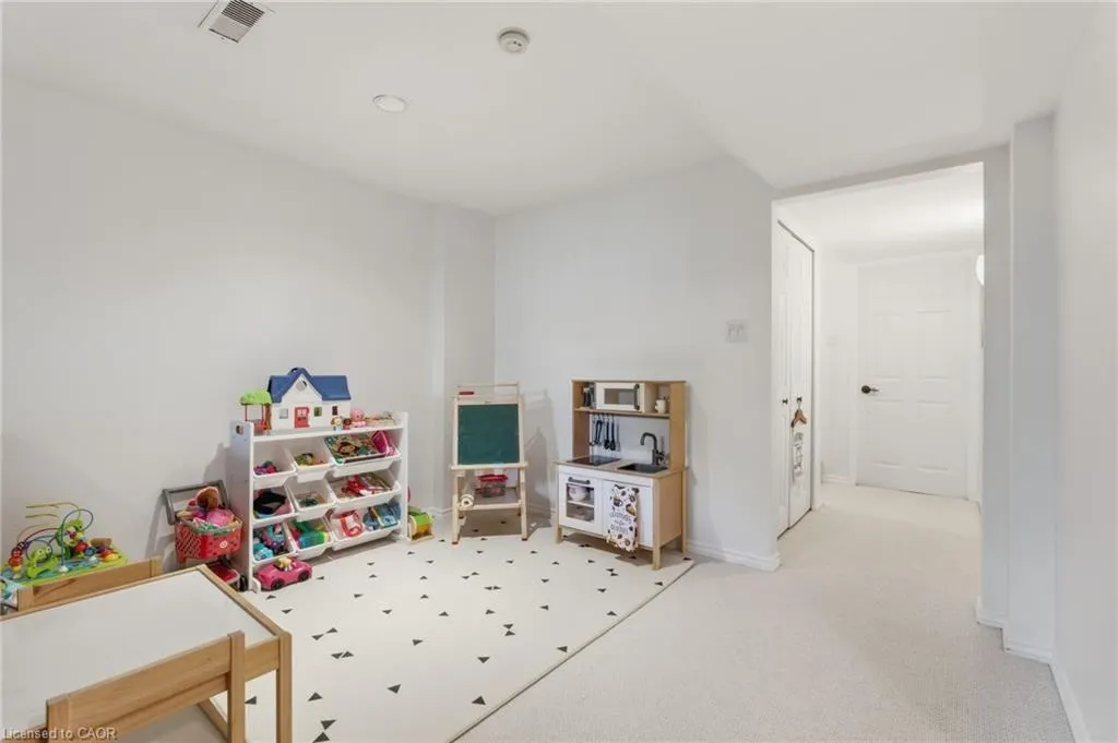 28 Brookheath Lane