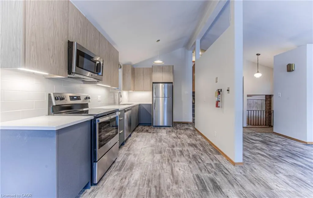 17 Roosevelt Avenue