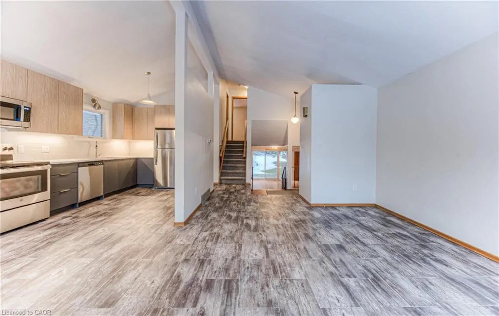 17 Roosevelt Avenue
