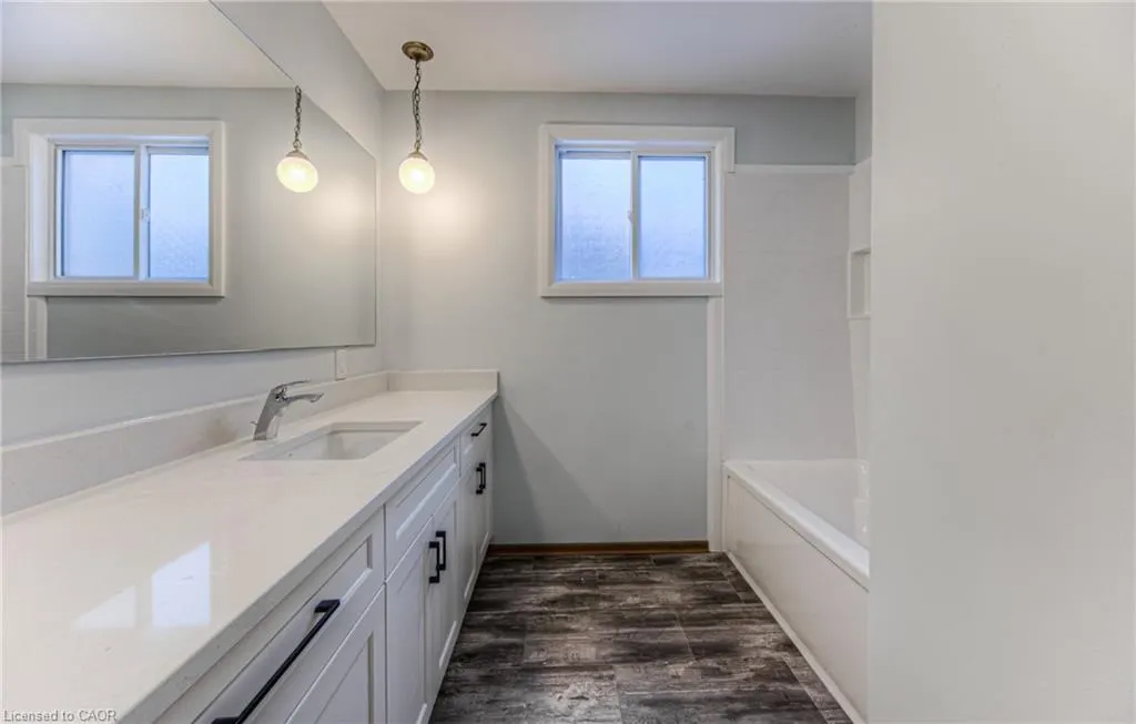 17 Roosevelt Avenue