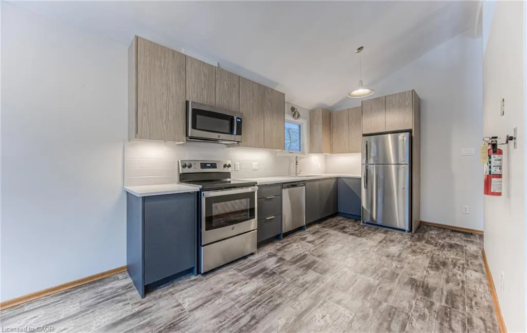 17 Roosevelt Avenue
