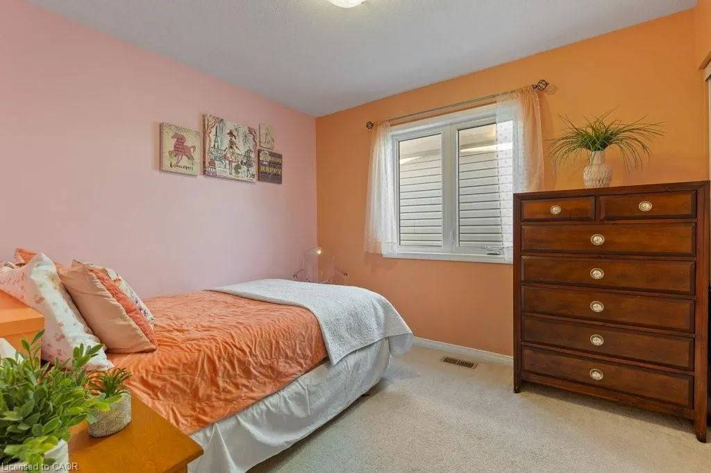 286 Apple Hill Crescent