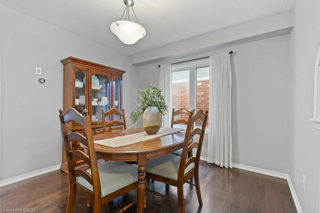 286 Apple Hill Crescent