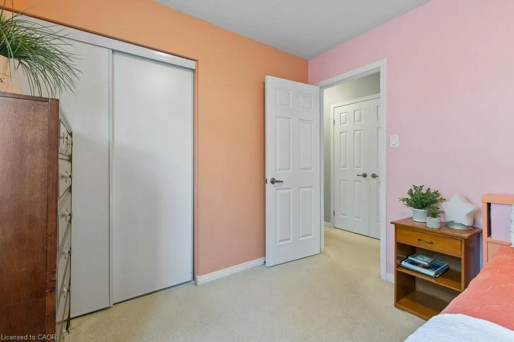 286 Apple Hill Crescent