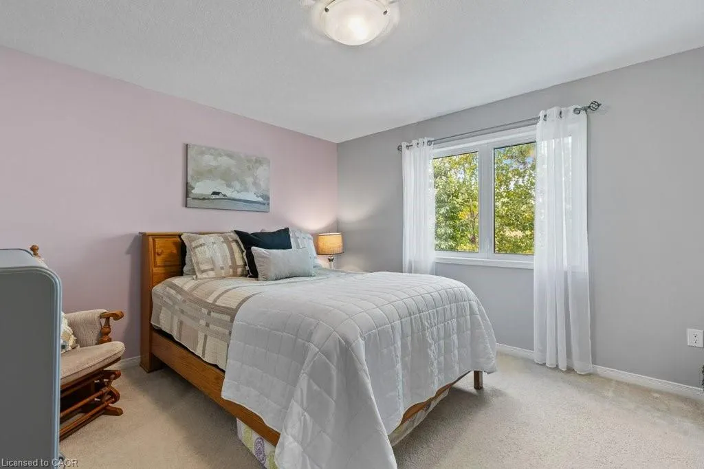 286 Apple Hill Crescent