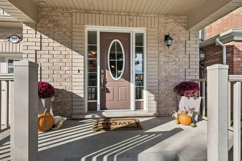 286 Apple Hill Crescent