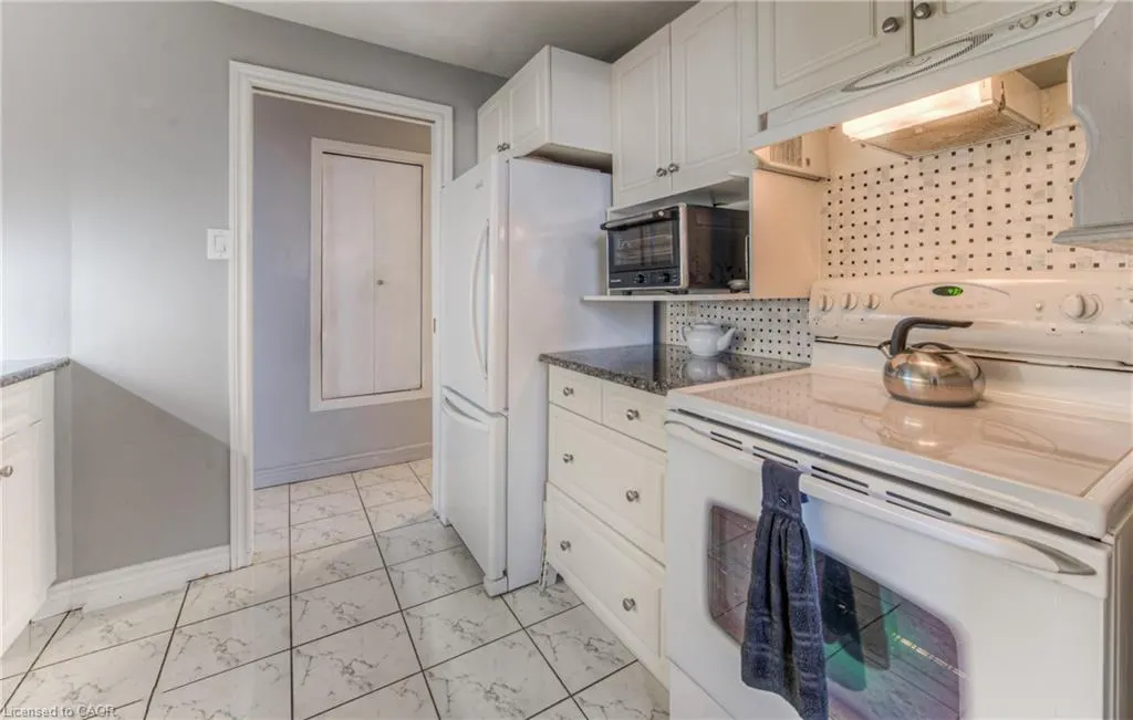 20 Ellen Street E, #611