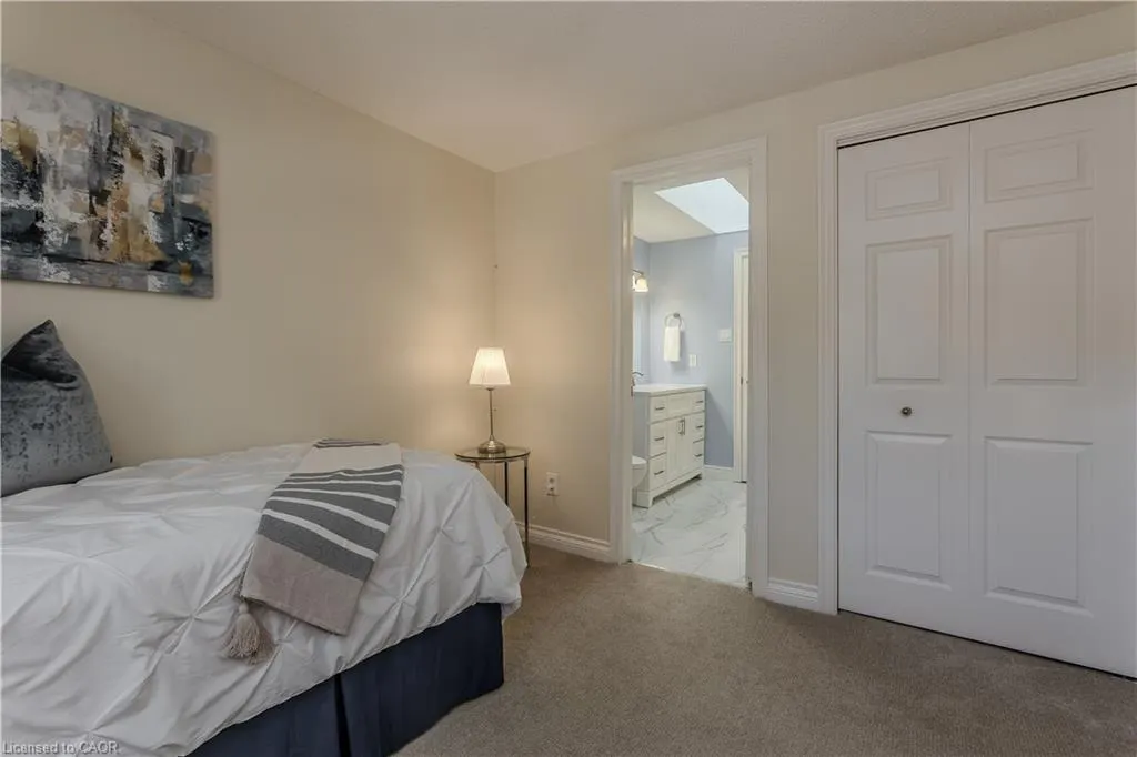 2390 Woodward Avenue, #5