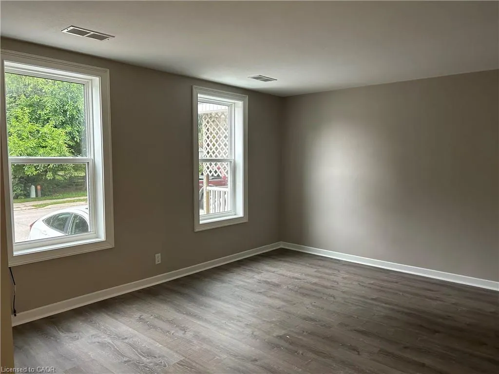 212 Queenston Road, #2