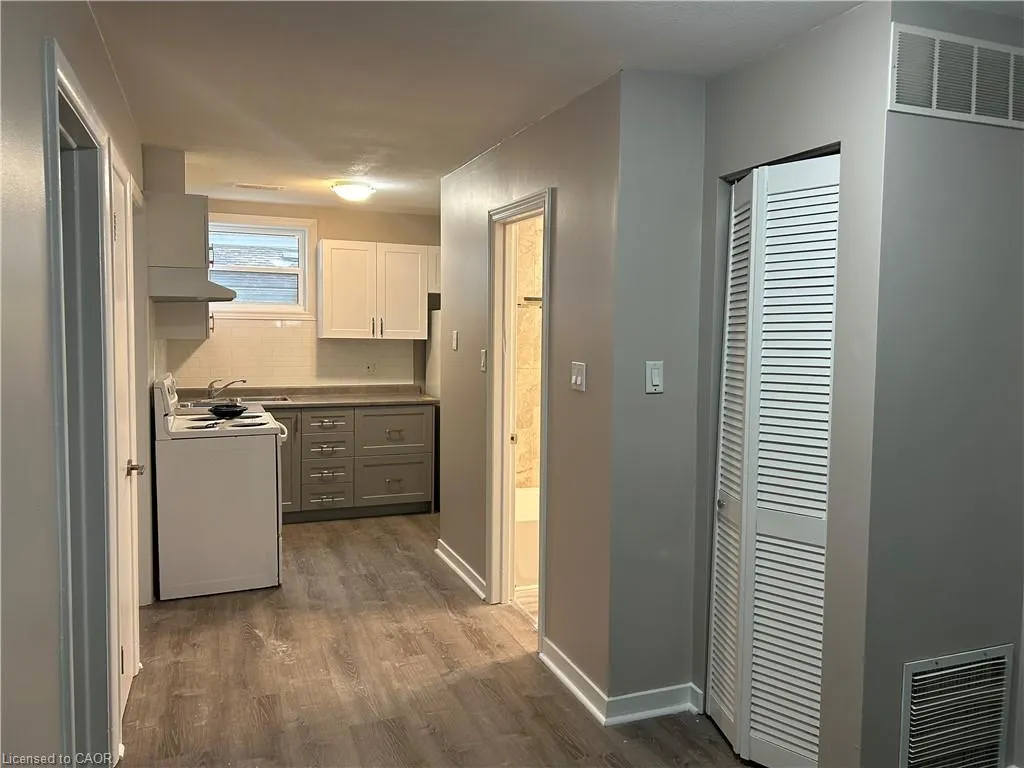 212 Queenston Road, #2