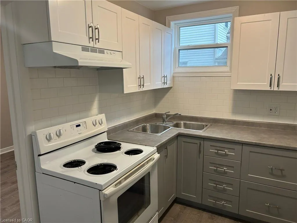 212 Queenston Road, #2