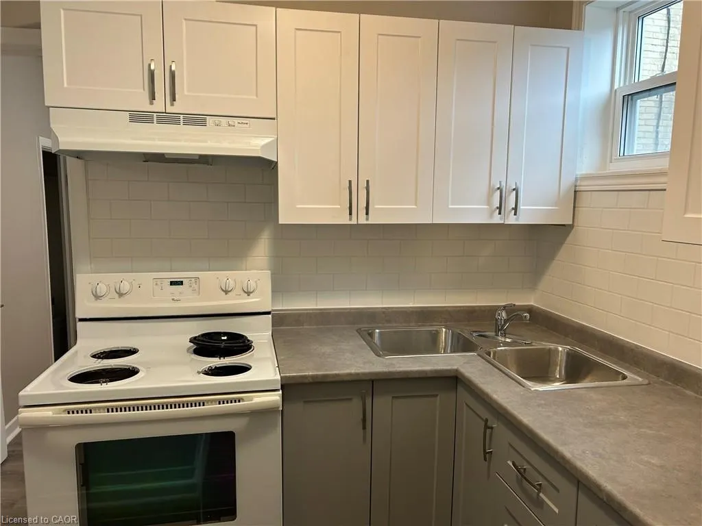 212 Queenston Road, #2