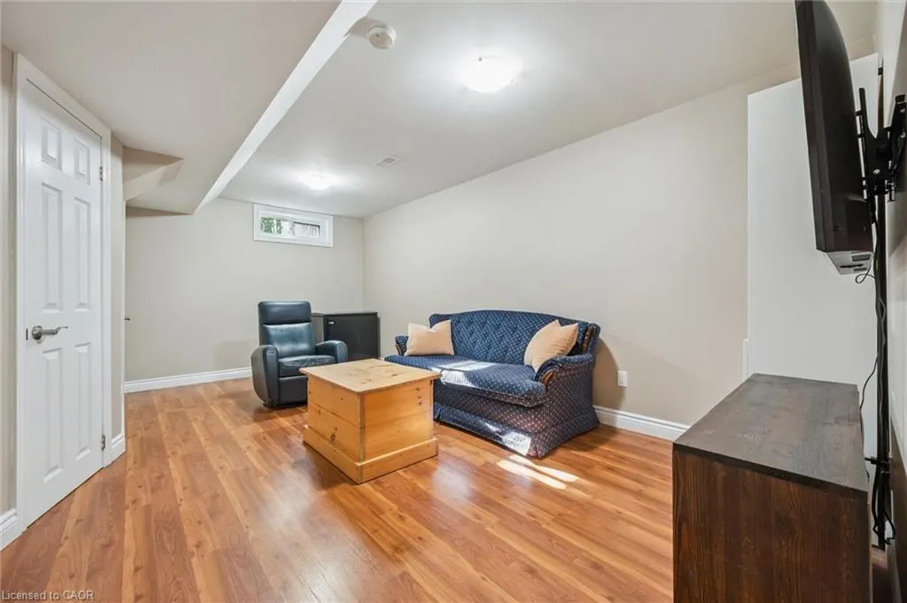 74 Troy Crescent