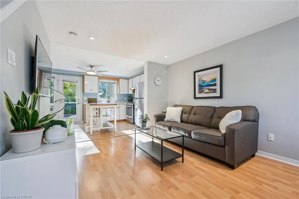 74 Troy Crescent