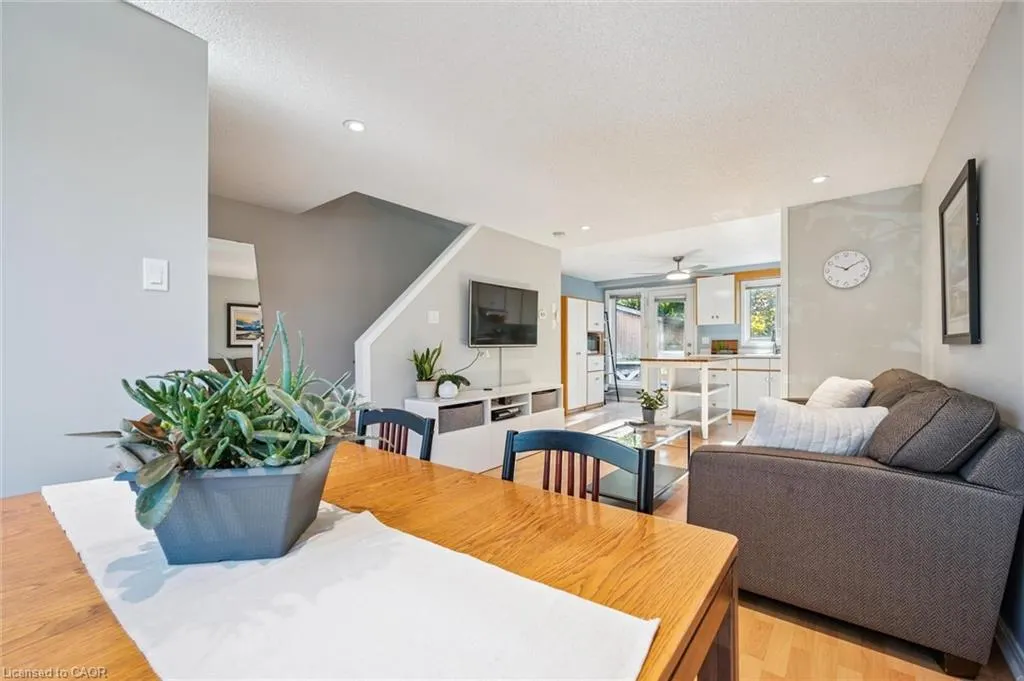 74 Troy Crescent