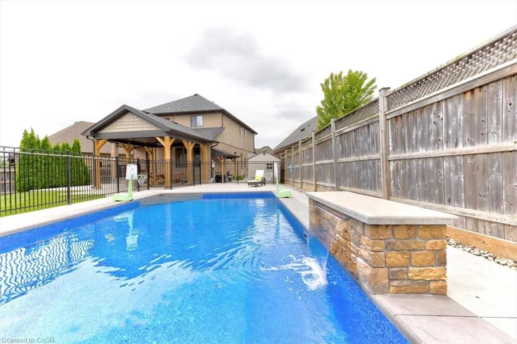 261 Watervale Crescent