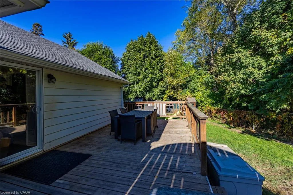 32 Wade Avenue