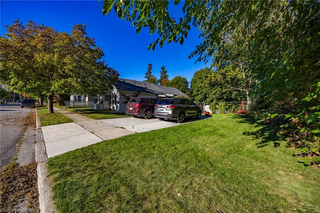 32 Wade Avenue
