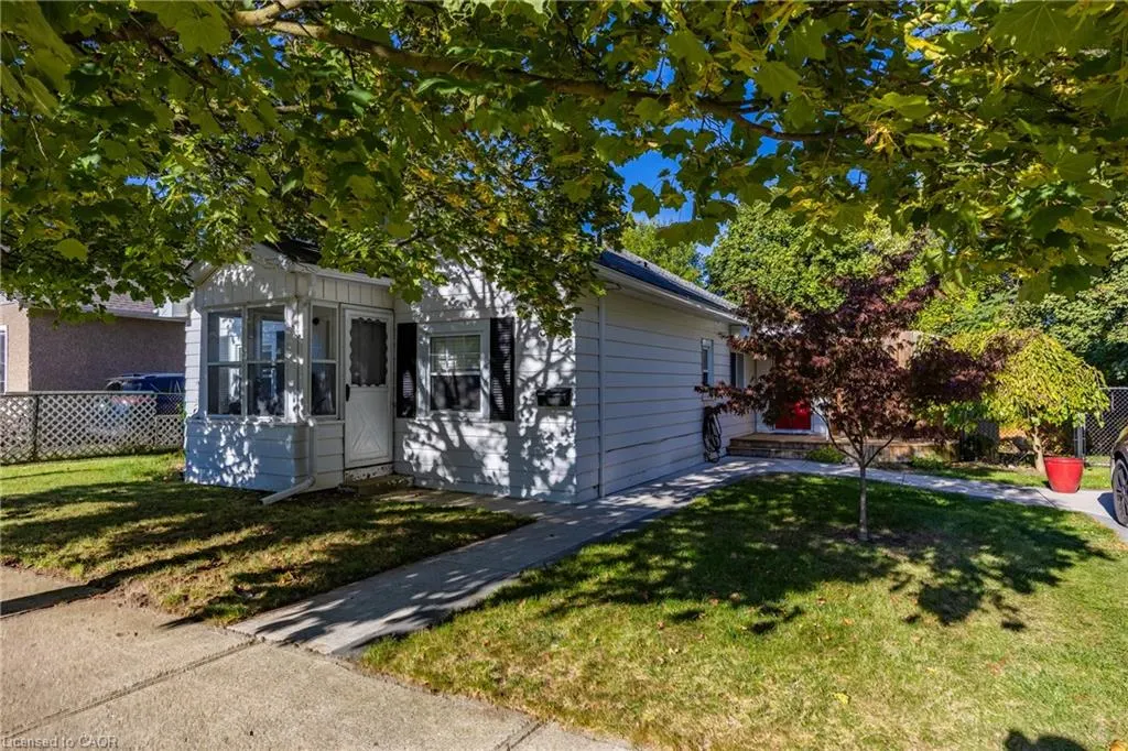 32 Wade Avenue