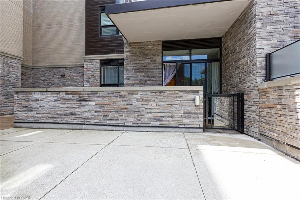 1575 Lakeshore Road W, #161