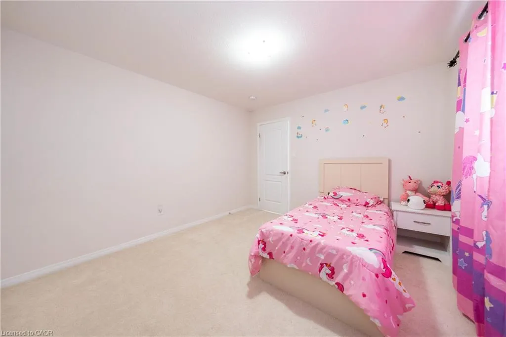 335 Falling Green Crescent