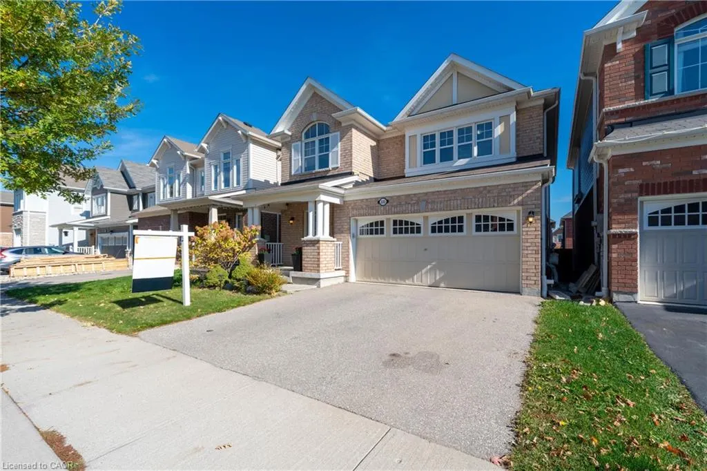 335 Falling Green Crescent