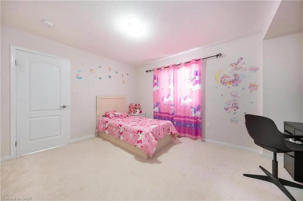 335 Falling Green Crescent
