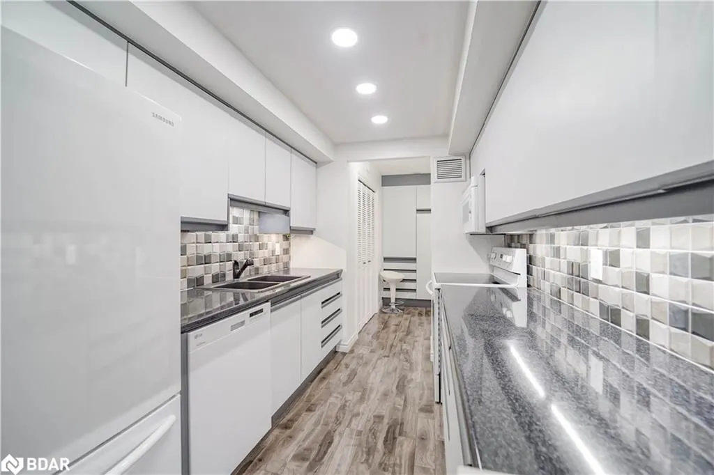 1300 Bloor Street, #1709