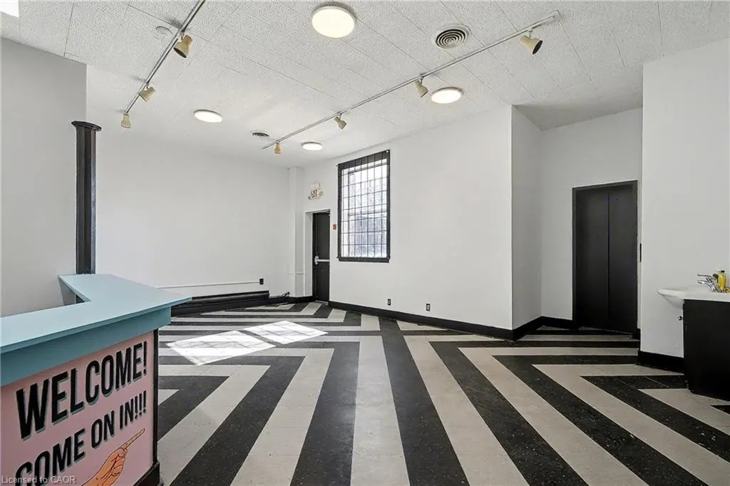 19 King Street E, #2