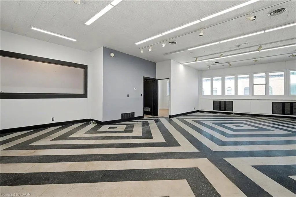 19 King Street E, #2