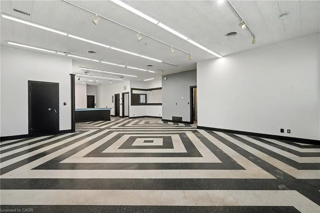 19 King Street E, #2