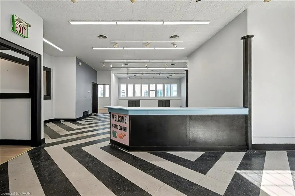 19 King Street E, #2