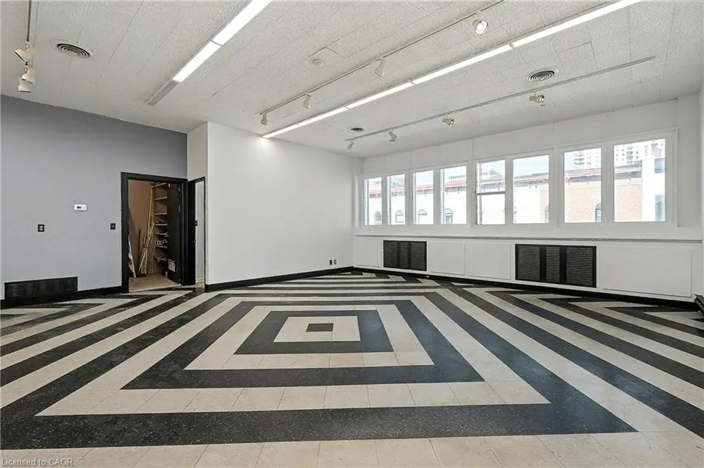 19 King Street E, #2