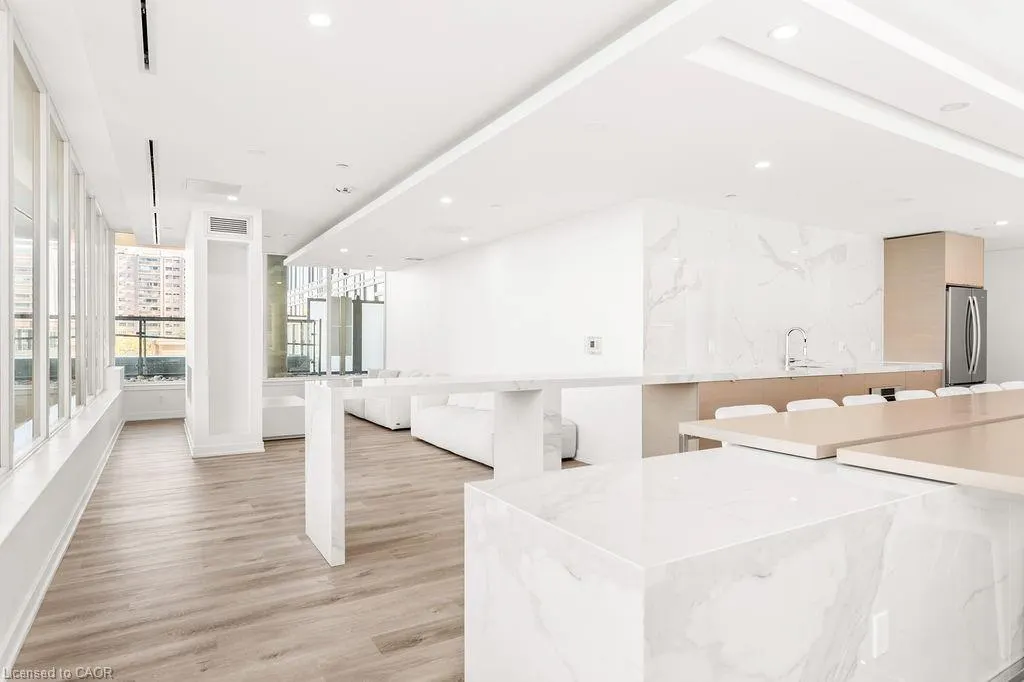 370 Martha Street, #1207