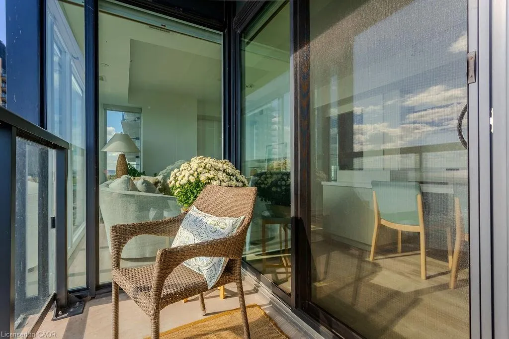 370 Martha Street, #1207