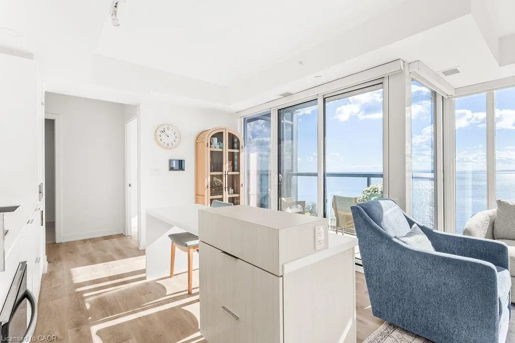 370 Martha Street, #1207