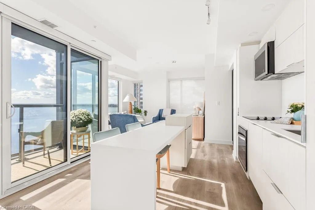 370 Martha Street, #1207
