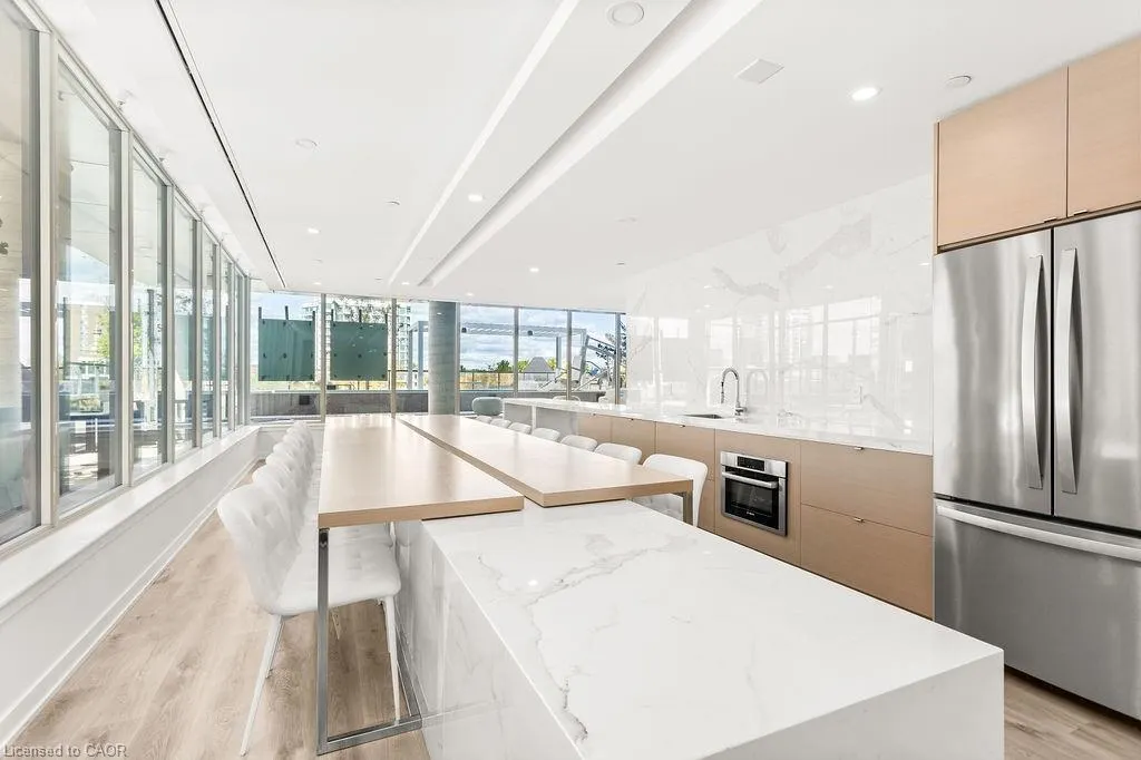 370 Martha Street, #1207