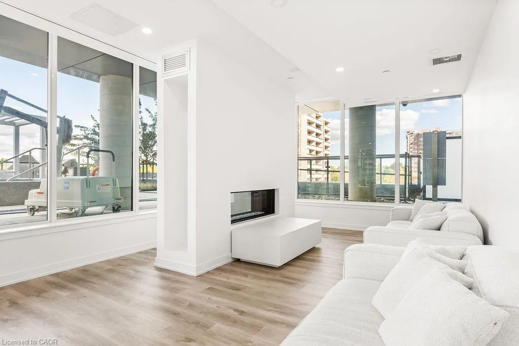 370 Martha Street, #1207