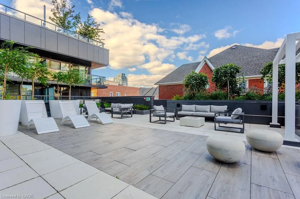 370 Martha Street, #1207