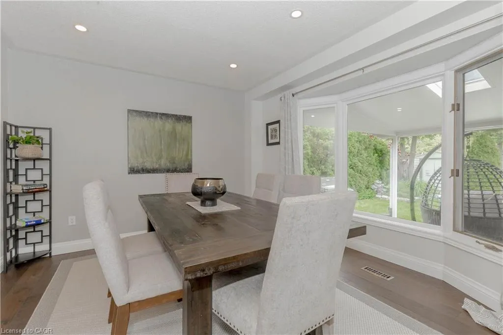 33 Strathroy Crescent
