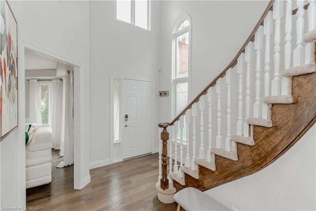 33 Strathroy Crescent