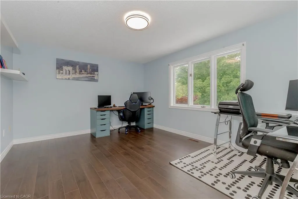 33 Strathroy Crescent